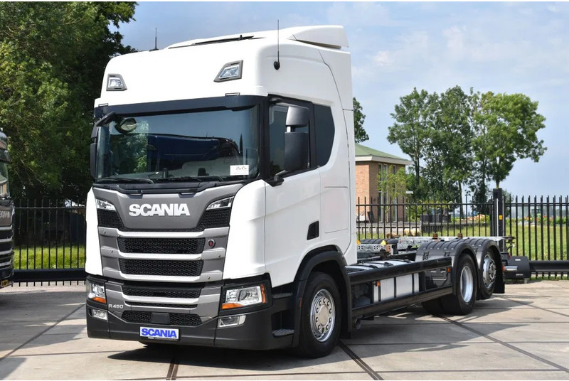 Scania R450 NGS 6x2*4NB - BDF - RETARDER - 703 TKM - FULL AIR - WHEELBASE: 495 CM - NAVI - TOP CONDITION - - Autocarro portacontainer/ Caisse interchangeable: foto 2 Scania R450 NGS 6x2*4NB - BDF - RETARDER - 703 TKM - FULL AIR - WHEELBASE: 495 CM - NAVI - TOP CONDITION - - Autocarro portacontainer/ Caisse interchangeable: foto 2
