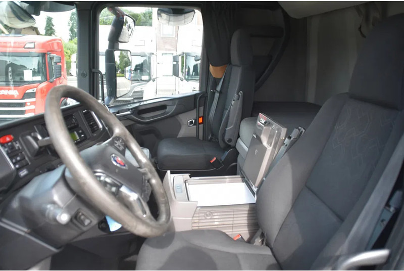 Scania S520 V8 NGS 6x2*4NB + SCHMITZ ZKO 20 - THERMO KING - RETARDER - FULL AIR - WHEELBASE: 515 CM - TOP CONDITION - - Autocarro frigorifero: foto 5 Scania S520 V8 NGS 6x2*4NB + SCHMITZ ZKO 20 - THERMO KING - RETARDER - FULL AIR - WHEELBASE: 515 CM - TOP CONDITION - - Autocarro frigorifero: foto 5