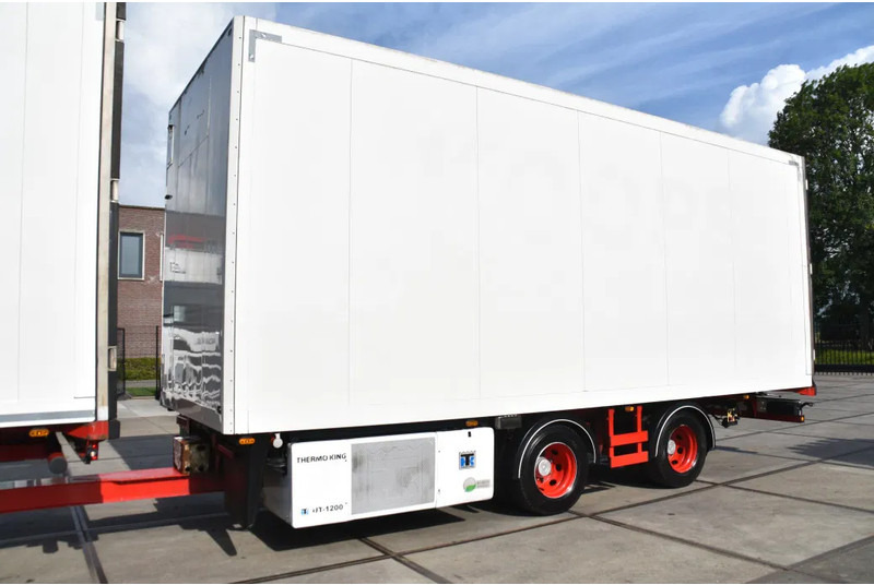 Scania S520 V8 NGS 6x2*4NB + SCHMITZ ZKO 20 - THERMO KING - RETARDER - FULL AIR - WHEELBASE: 515 CM - TOP CONDITION - - Autocarro frigorifero: foto 3 Scania S520 V8 NGS 6x2*4NB + SCHMITZ ZKO 20 - THERMO KING - RETARDER - FULL AIR - WHEELBASE: 515 CM - TOP CONDITION - - Autocarro frigorifero: foto 3