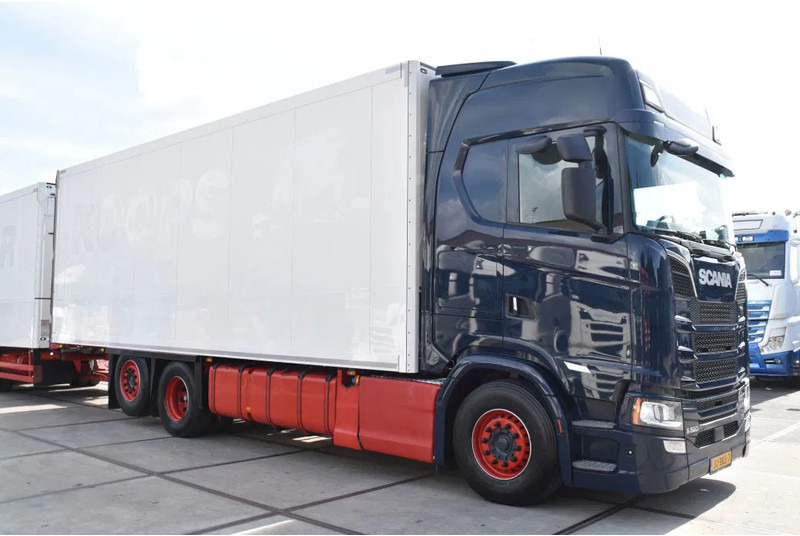 Scania S520 V8 NGS 6x2*4NB - THERMO KING - RETARDER - FULL AIR - WHEELBASE: 515 CM - LED LIGHTS - TOP CONDITION - - Autocarro frigorifero: foto 2 Scania S520 V8 NGS 6x2*4NB - THERMO KING - RETARDER - FULL AIR - WHEELBASE: 515 CM - LED LIGHTS - TOP CONDITION - - Autocarro frigorifero: foto 2