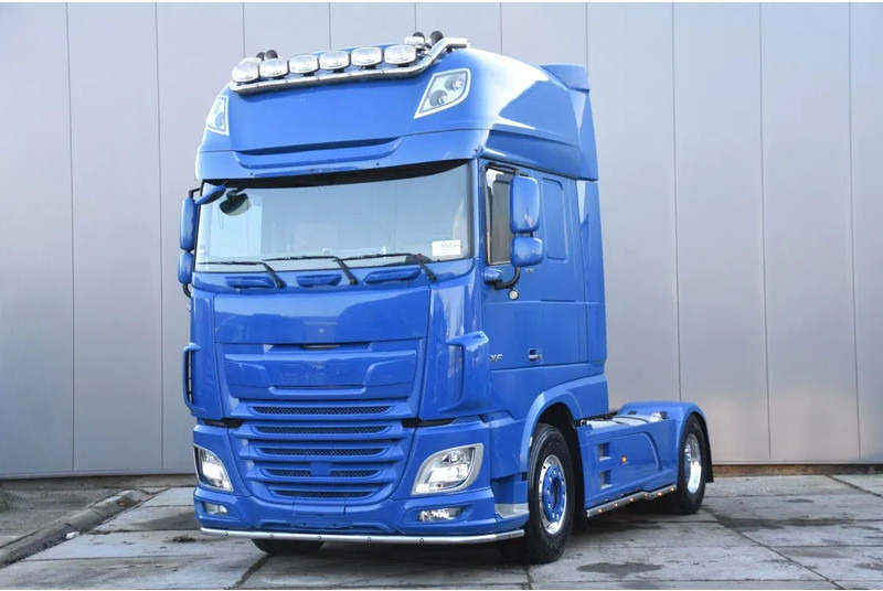 DAF XF 530 SSC 4x2 - RETARDER - PARK. AIRCO - 2 x FUEL TANKS - ALCOA'S - LED - TOP CONDITION - - Trattore stradale: foto 1 DAF XF 530 SSC 4x2 - RETARDER - PARK. AIRCO - 2 x FUEL TANKS - ALCOA'S - LED - TOP CONDITION - - Trattore stradale: foto 1