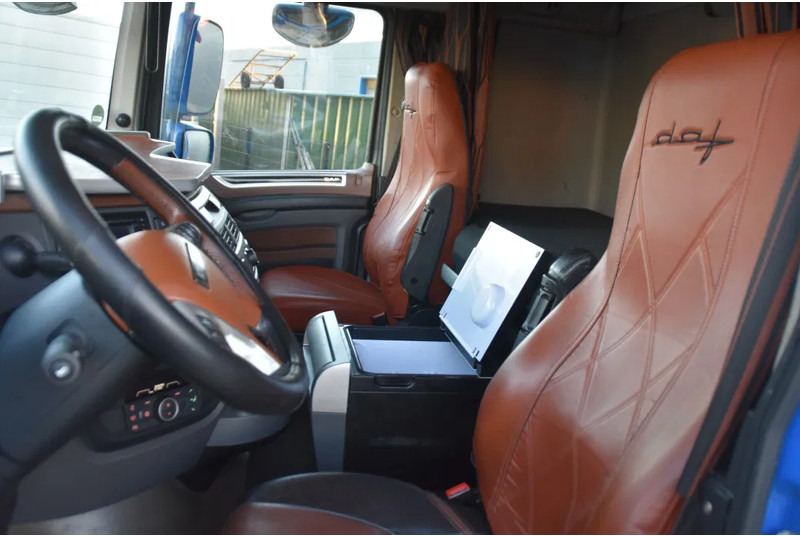 DAF XF 530 SSC 4x2 - RETARDER - PARK. AIRCO - 2 x FUEL TANKS - ALCOA'S - LED - TOP CONDITION - - Trattore stradale: foto 5 DAF XF 530 SSC 4x2 - RETARDER - PARK. AIRCO - 2 x FUEL TANKS - ALCOA'S - LED - TOP CONDITION - - Trattore stradale: foto 5