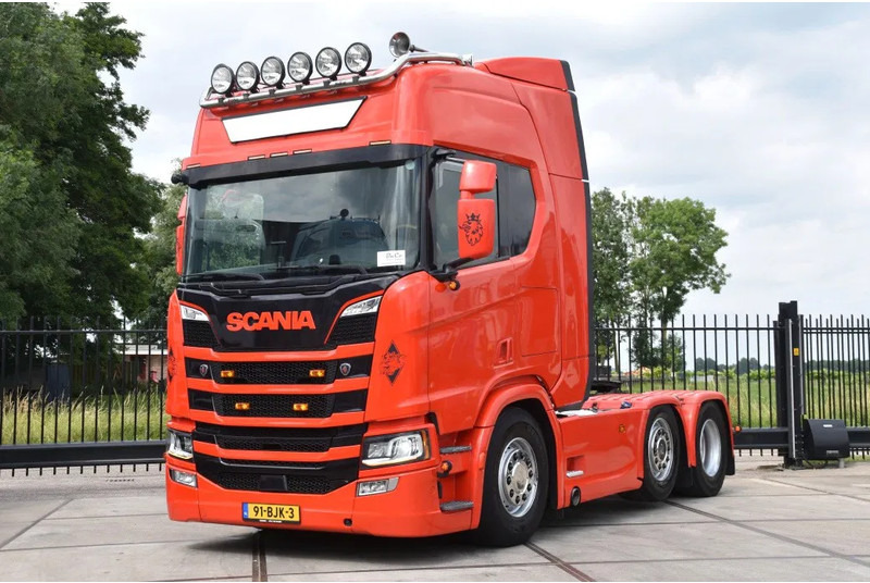 Scania R450 NGS 6x2/4NB - RETARDER - FULL AIR - 748 TKM - LEATHER SEATS - NAVI - 2 x FUEL TANKS - LED LIGHTS - - Trattore stradale: foto 2 Scania R450 NGS 6x2/4NB - RETARDER - FULL AIR - 748 TKM - LEATHER SEATS - NAVI - 2 x FUEL TANKS - LED LIGHTS - - Trattore stradale: foto 2