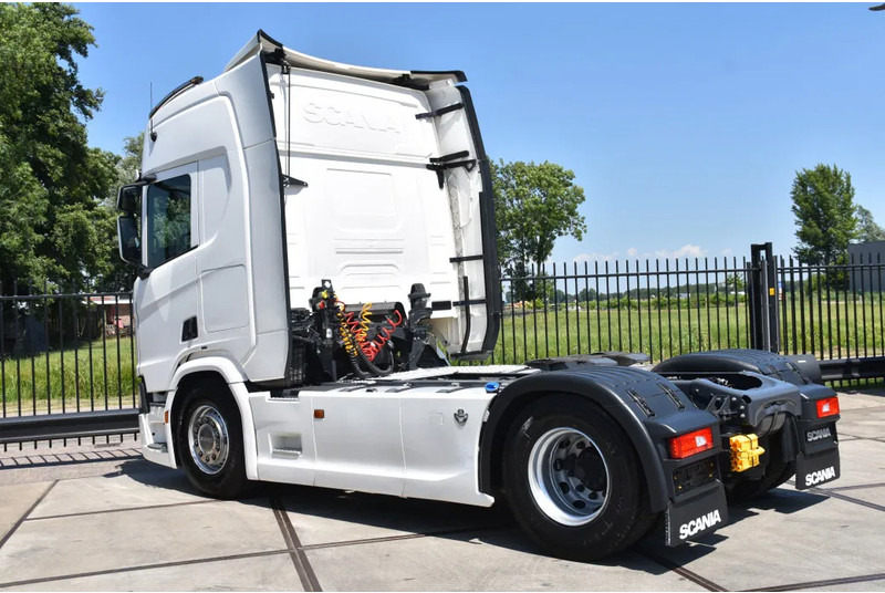 Scania R520 V8 NGS 4x2 - RETARDER - 504 TKM - PARK. AIRCO - ACC - NAVI - 2 x FUEL TANKS - LED LIGHTS - - Trattore stradale: foto 3 Scania R520 V8 NGS 4x2 - RETARDER - 504 TKM - PARK. AIRCO - ACC - NAVI - 2 x FUEL TANKS - LED LIGHTS - - Trattore stradale: foto 3