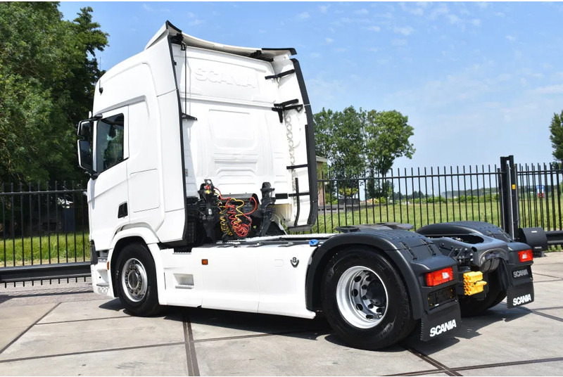 Scania R520 V8 NGS 4x2 - RETARDER - 523 TKM - PARK. AIRCO - ACC - NAVI - 2 x FUEL TANKS - LED LIGHTS - - Trattore stradale: foto 3 Scania R520 V8 NGS 4x2 - RETARDER - 523 TKM - PARK. AIRCO - ACC - NAVI - 2 x FUEL TANKS - LED LIGHTS - - Trattore stradale: foto 3