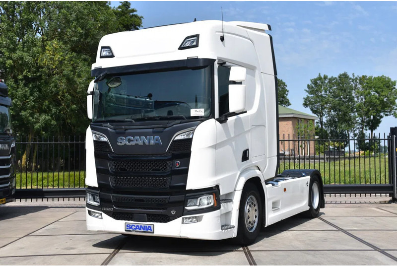 Scania R520 V8 NGS 4x2 - RETARDER - 523 TKM - PARK. AIRCO - ACC - NAVI - 2 x FUEL TANKS - LED LIGHTS - - Trattore stradale: foto 2 Scania R520 V8 NGS 4x2 - RETARDER - 523 TKM - PARK. AIRCO - ACC - NAVI - 2 x FUEL TANKS - LED LIGHTS - - Trattore stradale: foto 2