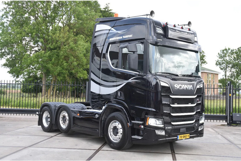 Scania R520 V8 NGS 6x2/4 - 701 TKM - NAVI - LEATHER SEATS - ALCOA'S - LED LIGHTS - TOP CONDITION - - Trattore stradale: foto 1 Scania R520 V8 NGS 6x2/4 - 701 TKM - NAVI - LEATHER SEATS - ALCOA'S - LED LIGHTS - TOP CONDITION - - Trattore stradale: foto 1