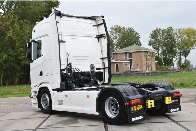 Scania S460 NGS 4x2NB - ONLY 71 TKM - FULL AIR - PARK. AIRCO - LEATHER SEATS - 2 x FUEL TANKS - LED LIGHTS - EXCELLENT CONDITION - - Trattore stradale: foto 3 Scania S460 NGS 4x2NB - ONLY 71 TKM - FULL AIR - PARK. AIRCO - LEATHER SEATS - 2 x FUEL TANKS - LED LIGHTS - EXCELLENT CONDITION - - Trattore stradale: foto 3