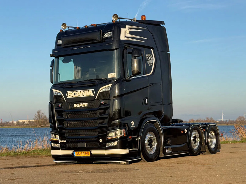 Trattore stradale Scania S650 V8 NGS 6x2/4NB - 50 YEARS - FULL AIR - RETARDER - 453 TKM - FULL OPTIONS - EXHAUST PIPE - TOP CONDITION -: foto 17 Trattore stradale Scania S650 V8 NGS 6x2/4NB - 50 YEARS - FULL AIR - RETARDER - 453 TKM - FULL OPTIONS - EXHAUST PIPE - TOP CONDITION -: foto 17