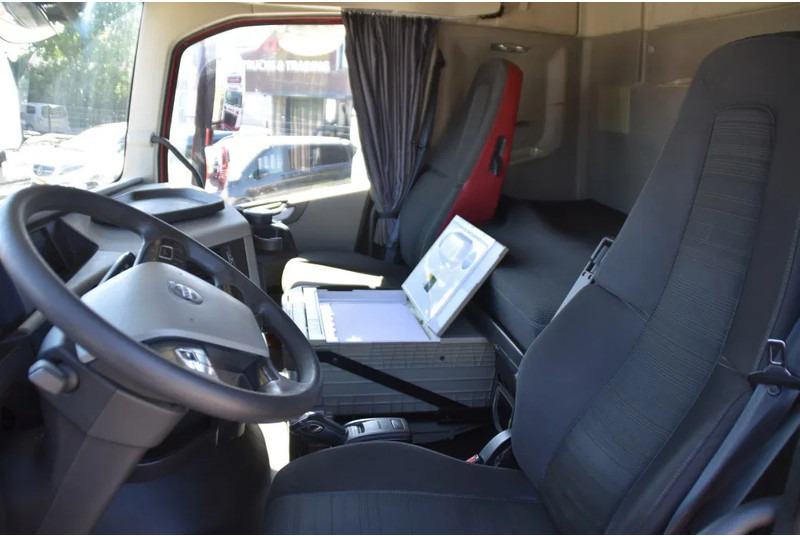 Volvo FH 460 Globe 4x2 - RETARDER- HYDRAULIC SYSTEM - 718 TKM - AIRCO - DIFF. LOCK - PTO - GOOD CONDITION - - Trattore stradale: foto 5 Volvo FH 460 Globe 4x2 - RETARDER- HYDRAULIC SYSTEM - 718 TKM - AIRCO - DIFF. LOCK - PTO - GOOD CONDITION - - Trattore stradale: foto 5