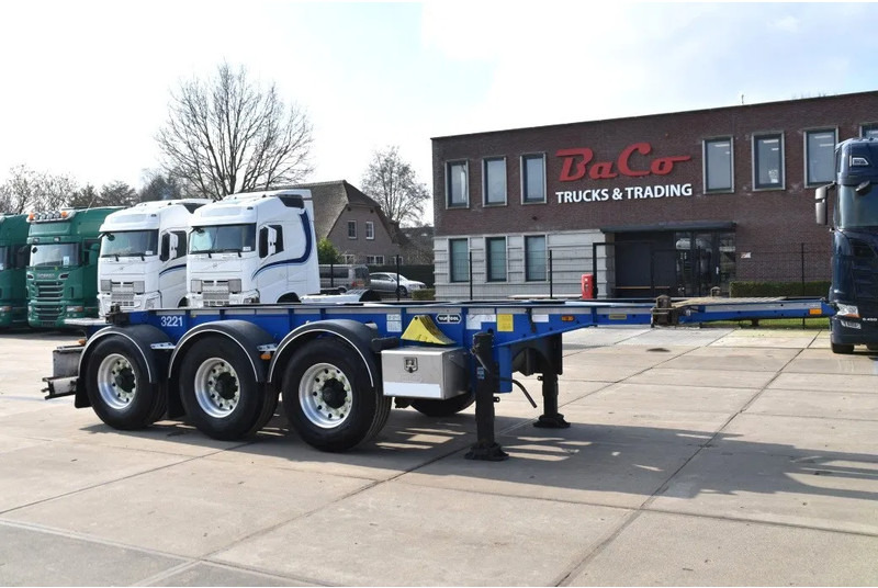 Van Hool A3C002 - ADR FL - 20 FT SWAP - LIFT AXLE - BPW AXLES - DISC BRAKES - 3180 KG EMPTY WEIGHT ! - Semirimorchio portacontainer/ Caisse interchangeable: foto 1 Van Hool A3C002 - ADR FL - 20 FT SWAP - LIFT AXLE - BPW AXLES - DISC BRAKES - 3180 KG EMPTY WEIGHT ! - Semirimorchio portacontainer/ Caisse interchangeable: foto 1