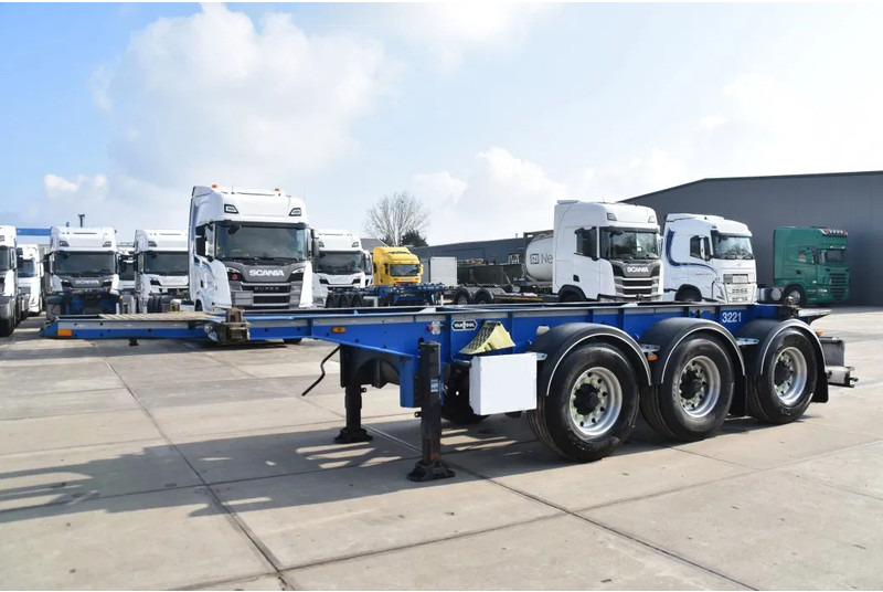Van Hool A3C002 - ADR FL - 20 FT SWAP - LIFT AXLE - BPW AXLES - DISC BRAKES - 3180 KG EMPTY WEIGHT ! - Semirimorchio portacontainer/ Caisse interchangeable: foto 5 Van Hool A3C002 - ADR FL - 20 FT SWAP - LIFT AXLE - BPW AXLES - DISC BRAKES - 3180 KG EMPTY WEIGHT ! - Semirimorchio portacontainer/ Caisse interchangeable: foto 5