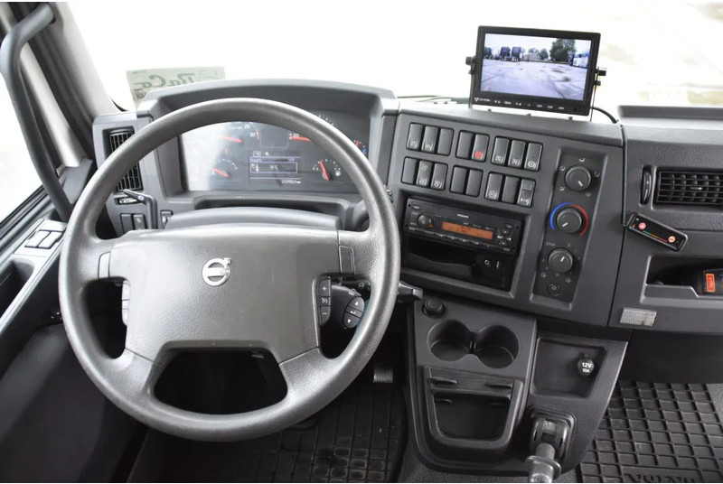 Volvo FL 280 4x2 + BOX - 312 TKM - AIRCO - DOUBLE CARGOFLOOR - ELEVATOR - REMOTE CONTROL - CAMERA - - Autocarro furgonato: foto 5 Volvo FL 280 4x2 + BOX - 312 TKM - AIRCO - DOUBLE CARGOFLOOR - ELEVATOR - REMOTE CONTROL - CAMERA - - Autocarro furgonato: foto 5