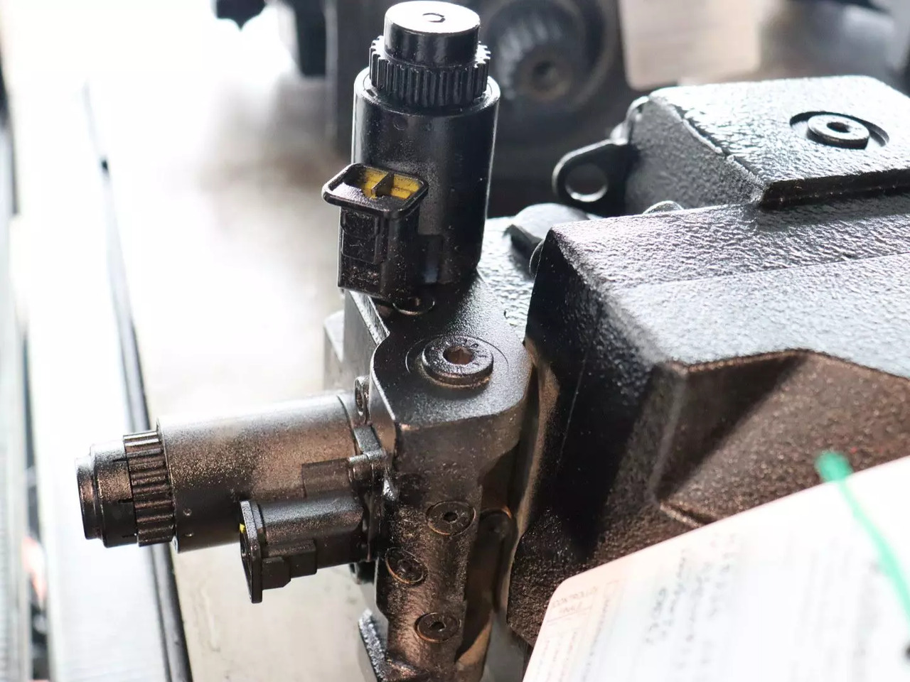 DANFOSS / SAUER H1B110-AK1-K1-NCRADNJNNA10NN027N25NNN - Motore idraulico per Macchina da cantiere: foto 2 DANFOSS / SAUER H1B110-AK1-K1-NCRADNJNNA10NN027N25NNN - Motore idraulico per Macchina da cantiere: foto 2