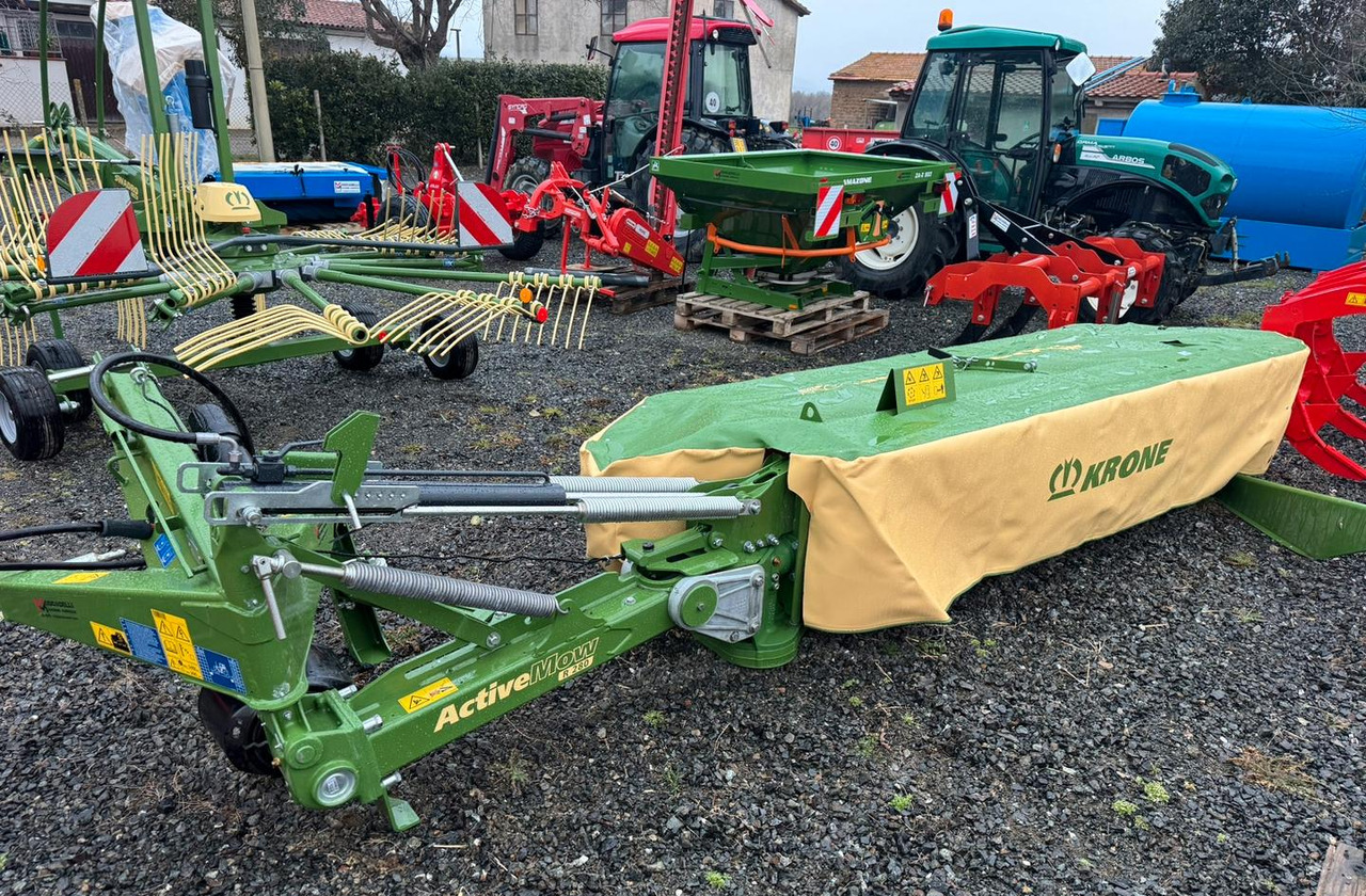 Falciatrice - Falciatrice: foto 1 Falciatrice - Falciatrice: foto 1