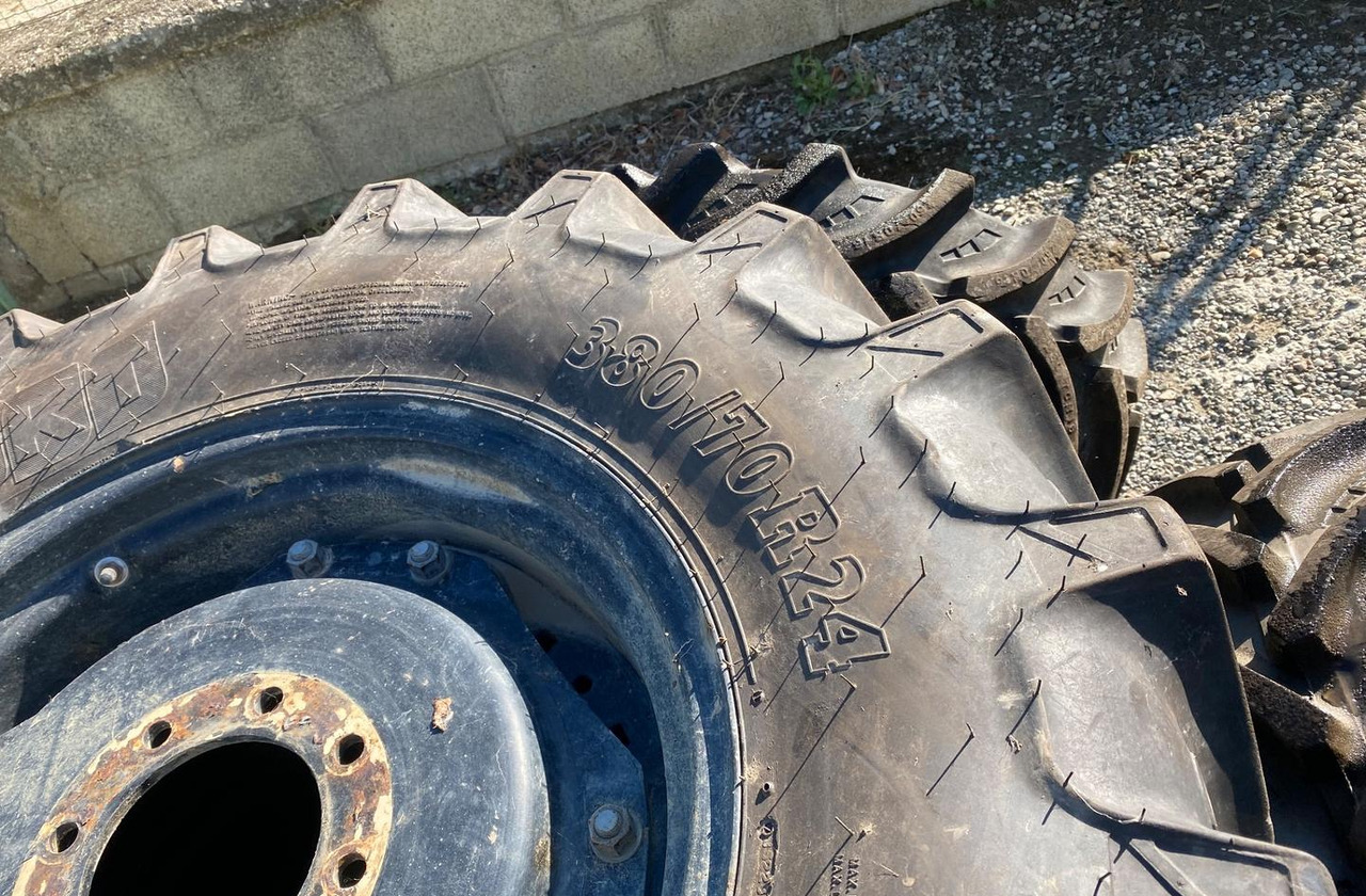 Pneumatico trattore - Ruota completa per Trattore: foto 3 Pneumatico trattore - Ruota completa per Trattore: foto 3