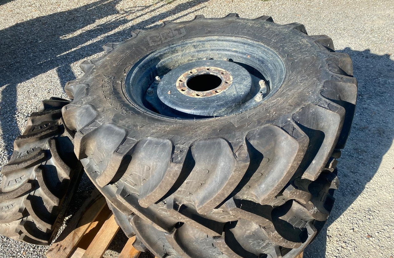 Pneumatico trattore - Ruota completa per Trattore: foto 5 Pneumatico trattore - Ruota completa per Trattore: foto 5