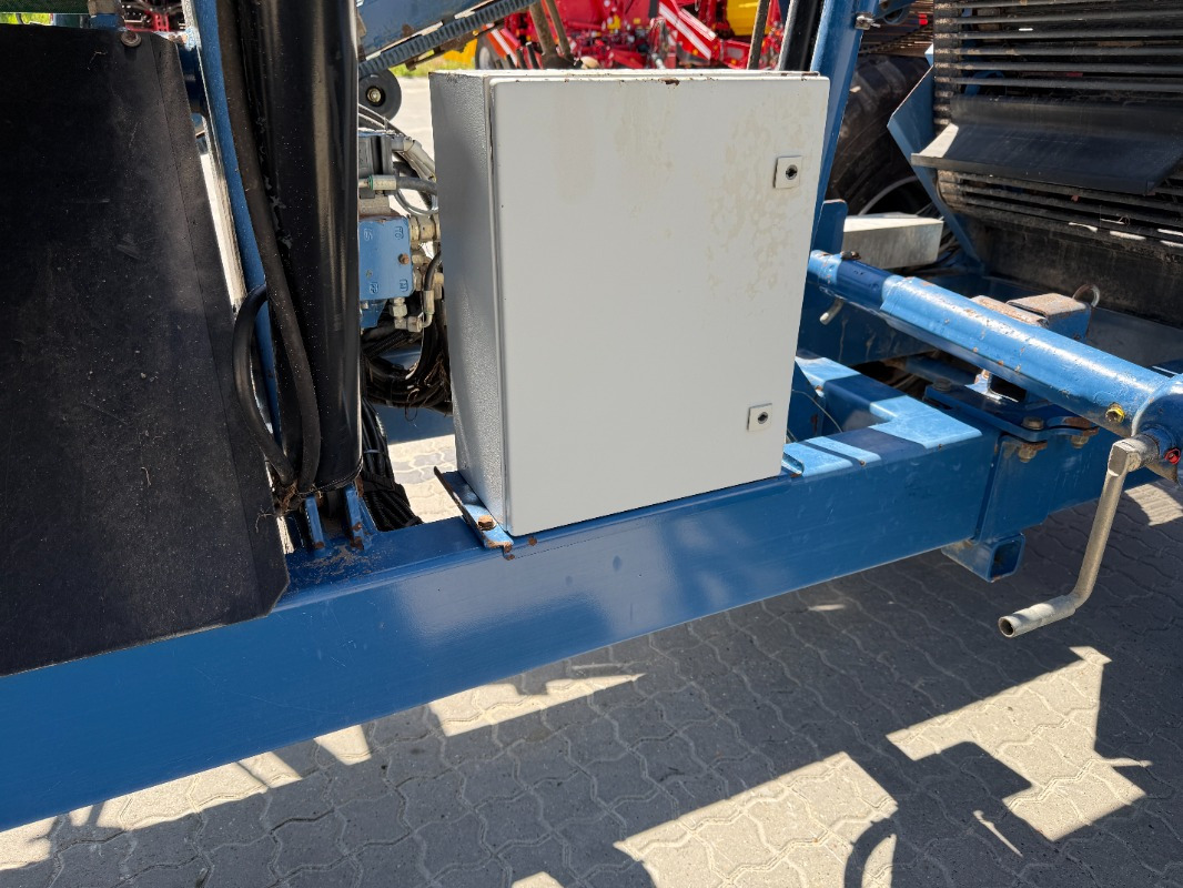 ASA-Lift T-130-B - Vendemmiatrice: foto 3 ASA-Lift T-130-B - Vendemmiatrice: foto 3