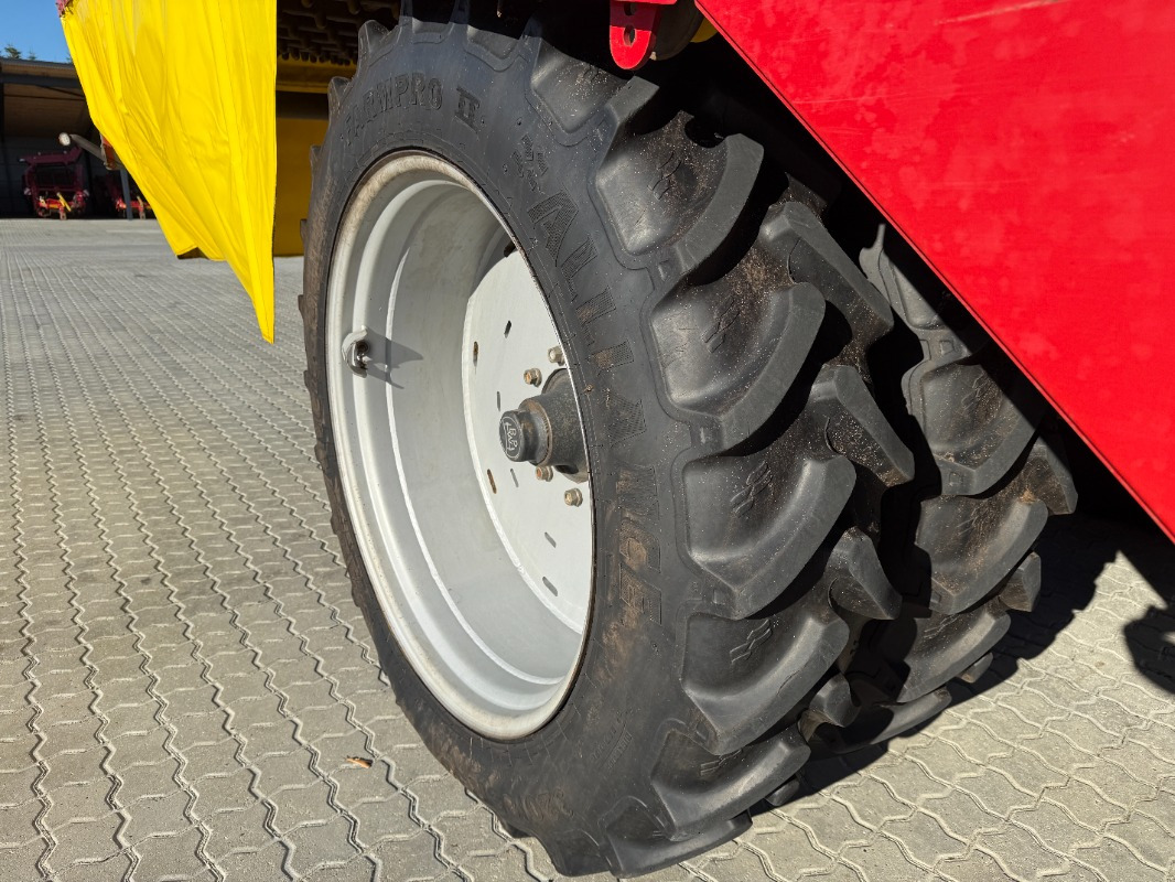 Grimme SE-150-60-NB - Scava raccogli patate: foto 4 Grimme SE-150-60-NB - Scava raccogli patate: foto 4