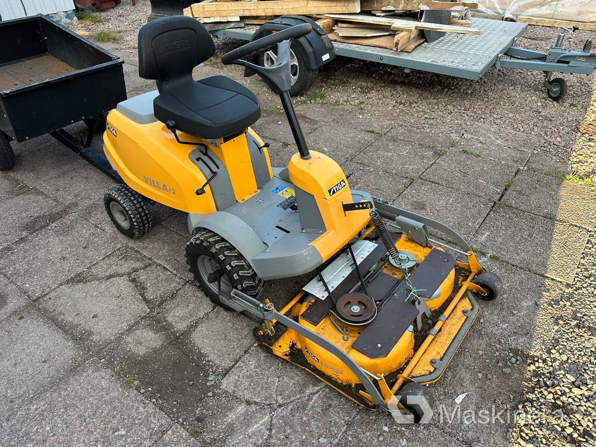 Åkgräsklippare Stiga Villa 12 med tillbehör - Tagliaerba: foto 1 Åkgräsklippare Stiga Villa 12 med tillbehör - Tagliaerba: foto 1