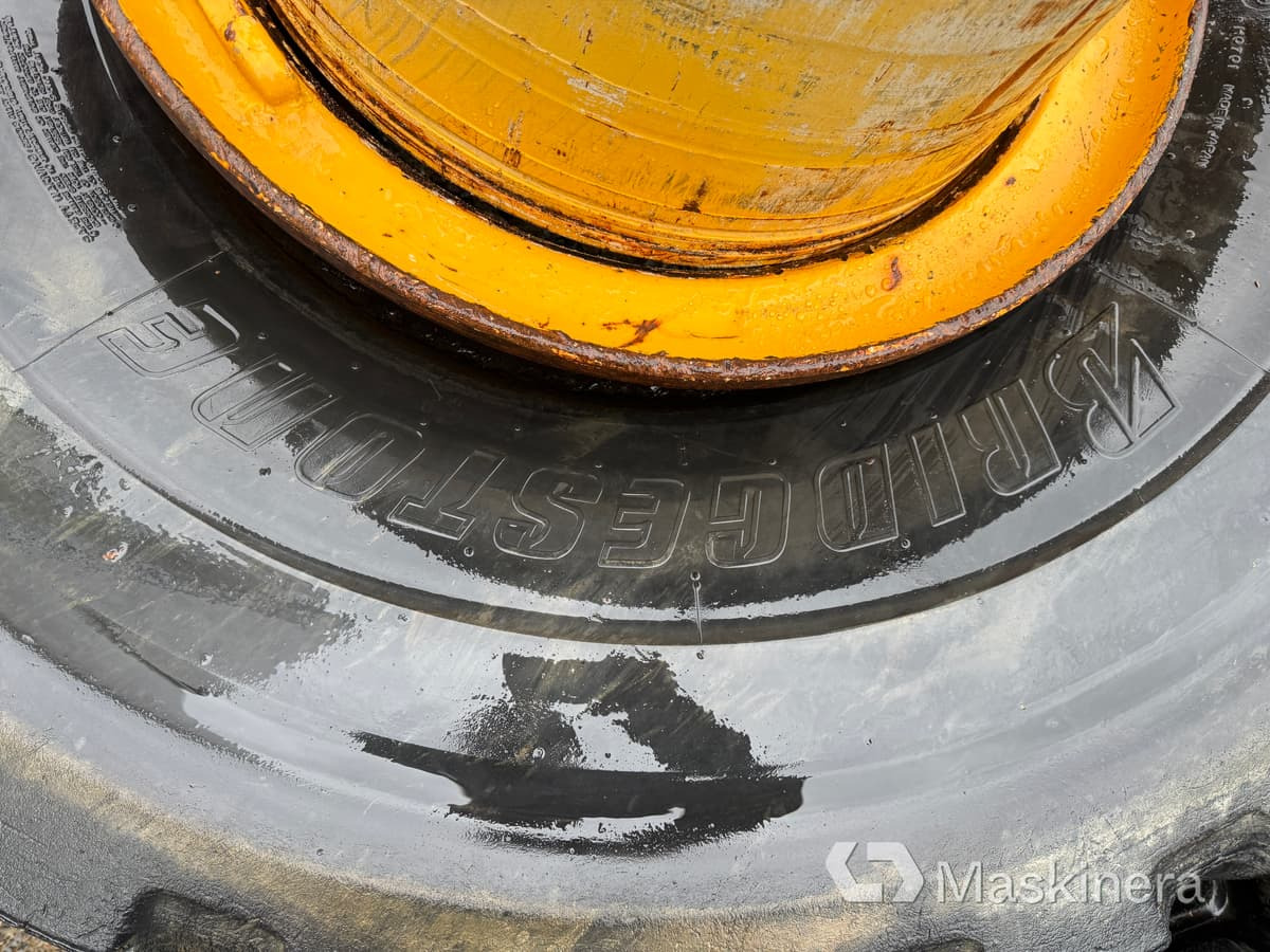 Däck Bridgestone 26.5R25 - Ruota completa per Macchina da cantiere: foto 4 Däck Bridgestone 26.5R25 - Ruota completa per Macchina da cantiere: foto 4