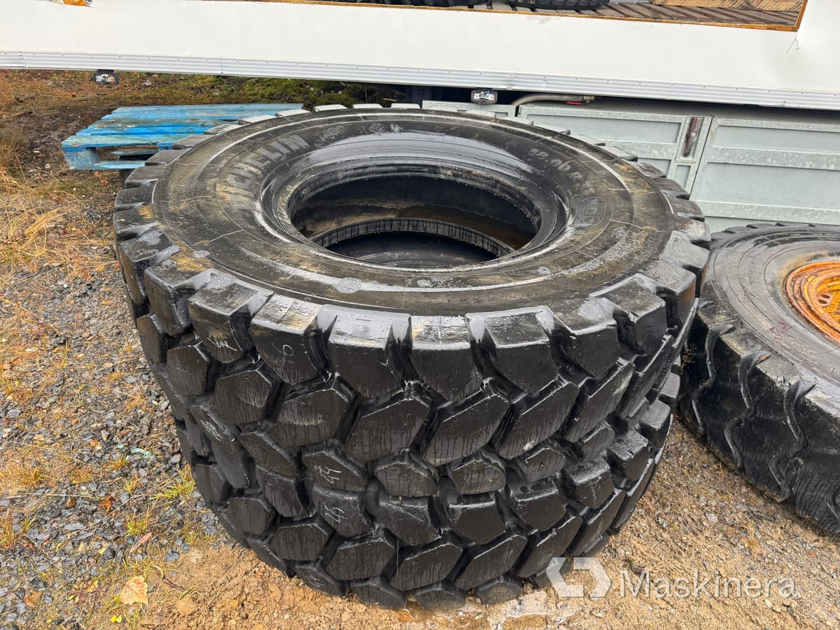 Däck Michelin 18.00 R 33 XDT - Pneumatico per Macchina da cantiere: foto 1 Däck Michelin 18.00 R 33 XDT - Pneumatico per Macchina da cantiere: foto 1
