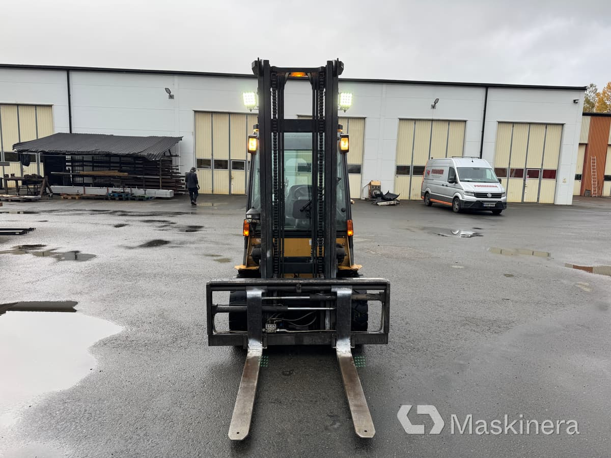Dieseltruck CAT DP30N - Carrello elevatore diesel: foto 2 Dieseltruck CAT DP30N - Carrello elevatore diesel: foto 2