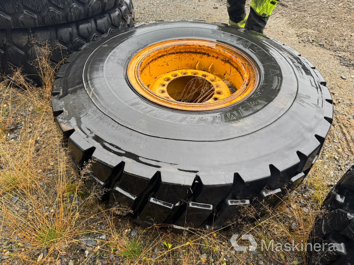 Hjul Michelin 20.5R25 Regummerat - Ruota completa per Macchina da cantiere: foto 3 Hjul Michelin 20.5R25 Regummerat - Ruota completa per Macchina da cantiere: foto 3