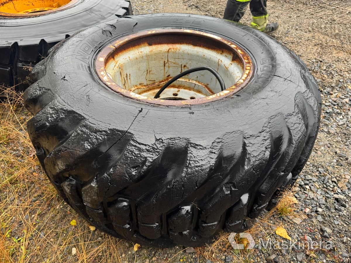 Hjul Nokian L-2 600/55-26.5 - Ruota completa per Macchina da cantiere: foto 3 Hjul Nokian L-2 600/55-26.5 - Ruota completa per Macchina da cantiere: foto 3