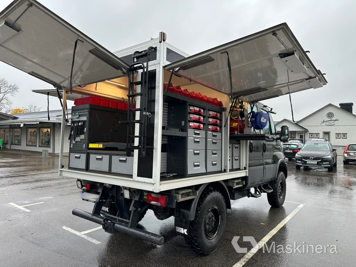 Iveco Daily 55-180 4x4 3.0 Arbetsbil Iveco Daily 4x4 3.0 - Furgone chiuso: foto 5 Iveco Daily 55-180 4x4 3.0 Arbetsbil Iveco Daily 4x4 3.0 - Furgone chiuso: foto 5