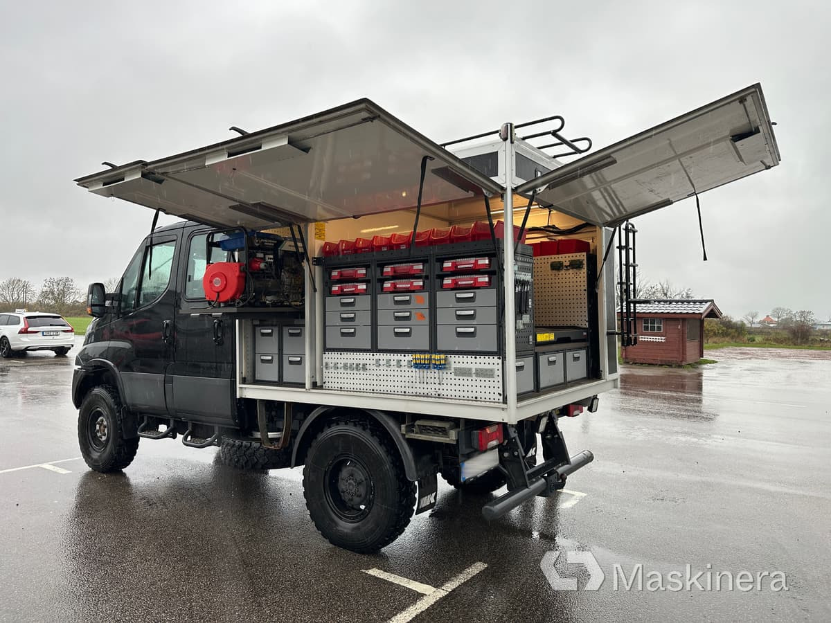 Iveco Daily 55-180 4x4 3.0 Arbetsbil Iveco Daily 4x4 3.0 - Furgone chiuso: foto 3 Iveco Daily 55-180 4x4 3.0 Arbetsbil Iveco Daily 4x4 3.0 - Furgone chiuso: foto 3