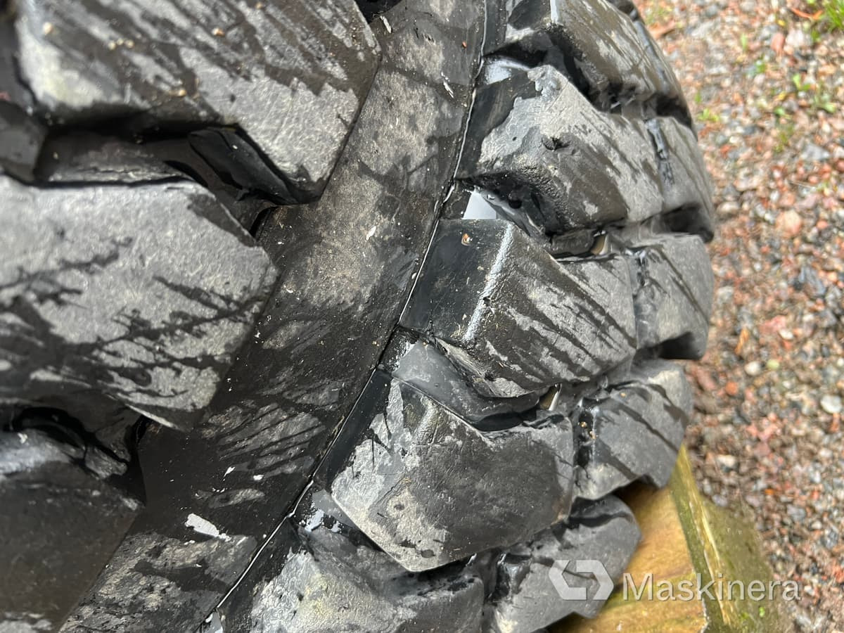 Mitas FL-08 Twindäck på fälg Mitas 7,50-15, 4 st - Ruota completa per Macchina da cantiere: foto 4 Mitas FL-08 Twindäck på fälg Mitas 7,50-15, 4 st - Ruota completa per Macchina da cantiere: foto 4