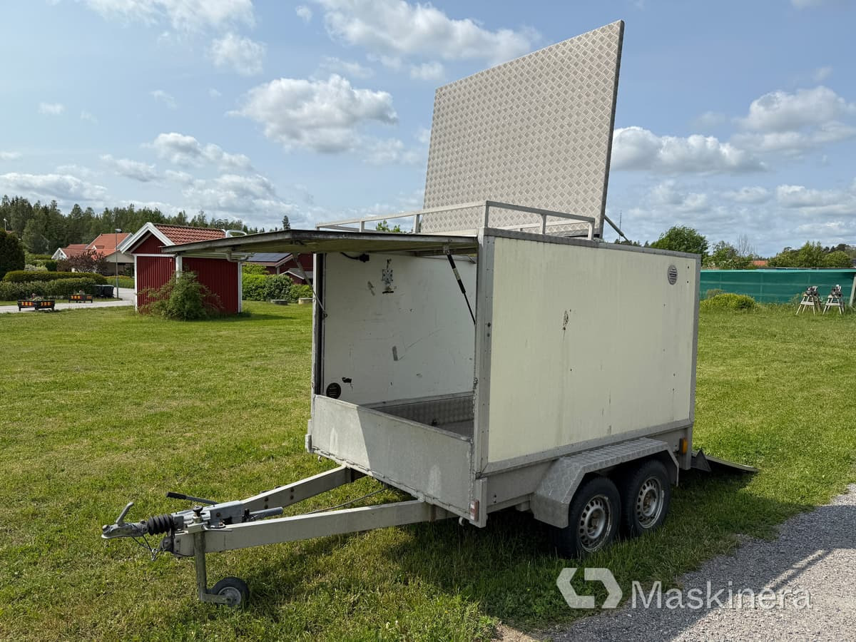 Öppningsbart Alu. kåpvagn, Bil & Plåtsläp 1700 - Rimorchio furgonato: foto 5 Öppningsbart Alu. kåpvagn, Bil & Plåtsläp 1700 - Rimorchio furgonato: foto 5