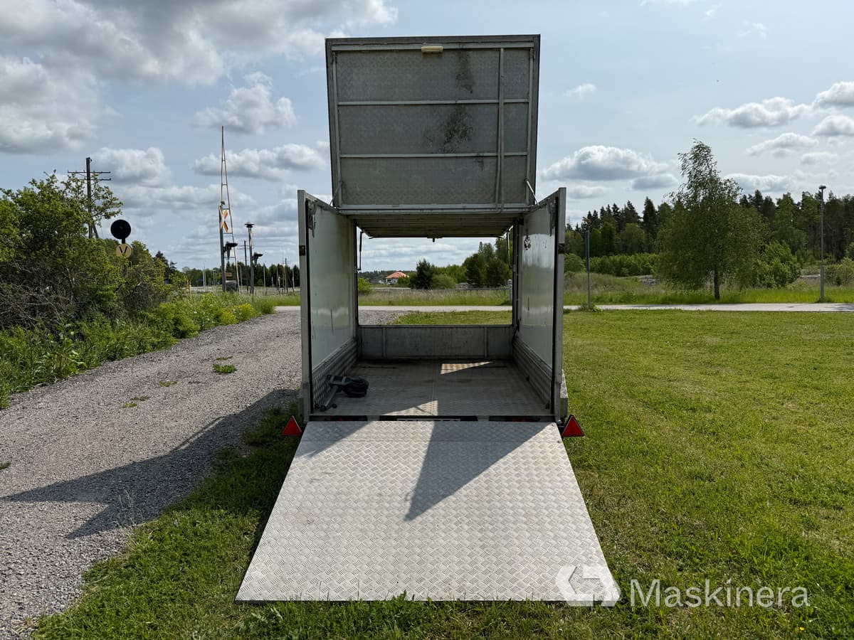 Öppningsbart Alu. kåpvagn, Bil & Plåtsläp 1700 - Rimorchio furgonato: foto 2 Öppningsbart Alu. kåpvagn, Bil & Plåtsläp 1700 - Rimorchio furgonato: foto 2