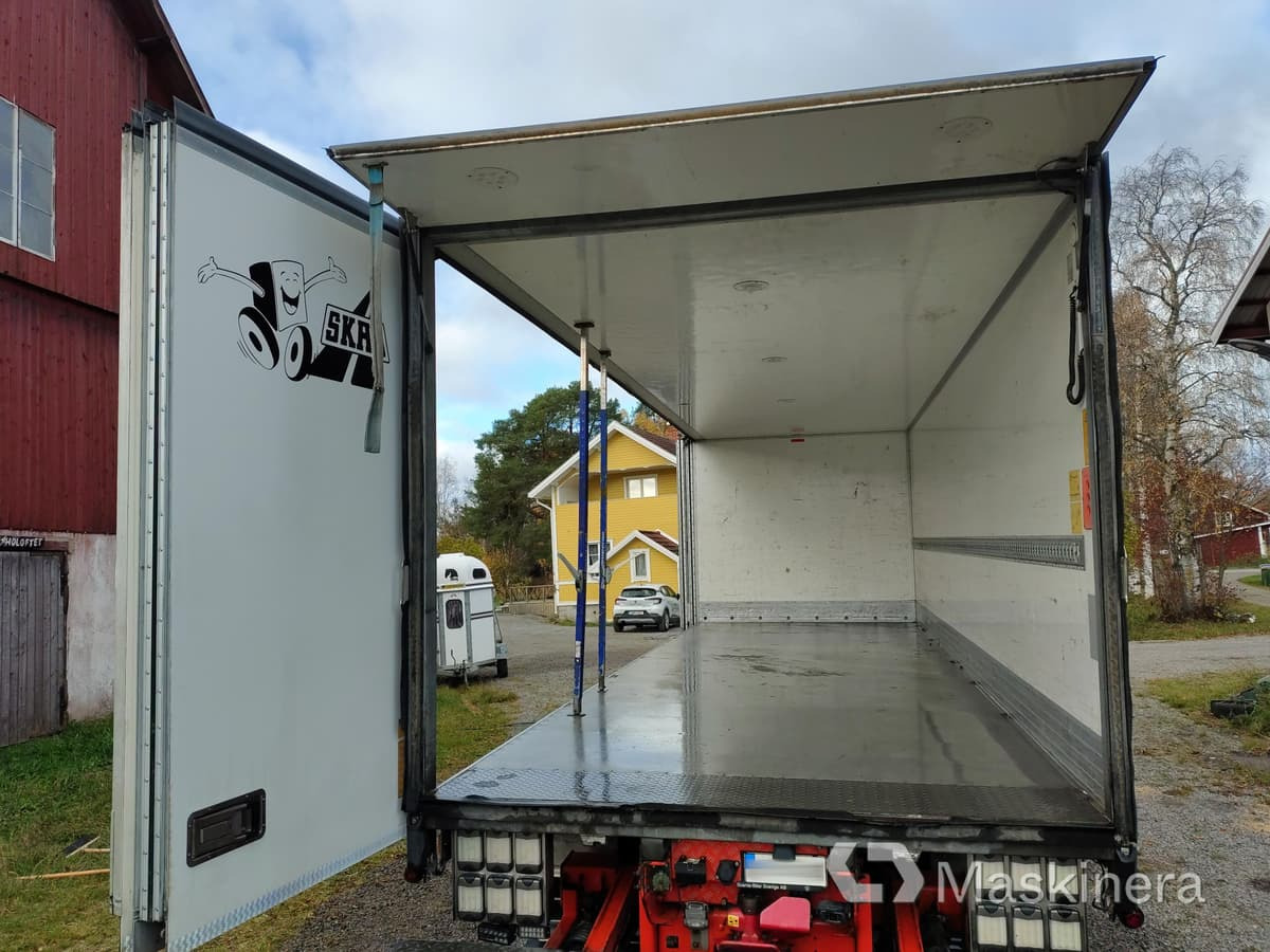 Autocarro furgonato Scania R410LB 6X2*4MNB Skåpbil Scania R410LB: foto 47 Autocarro furgonato Scania R410LB 6X2*4MNB Skåpbil Scania R410LB: foto 47