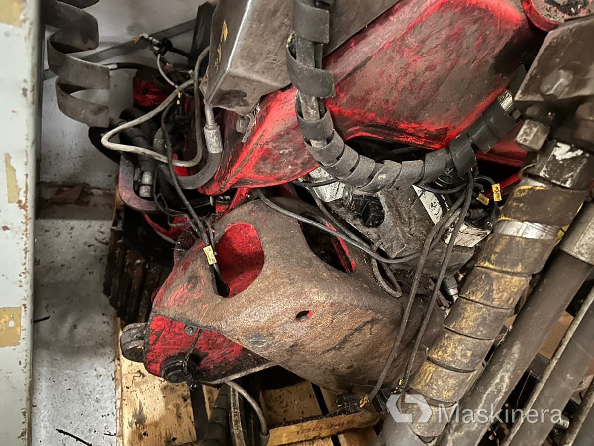 Skördaraggregat SP 451 (reservdelsobjekt) - Testa di abbattimento: foto 2 Skördaraggregat SP 451 (reservdelsobjekt) - Testa di abbattimento: foto 2