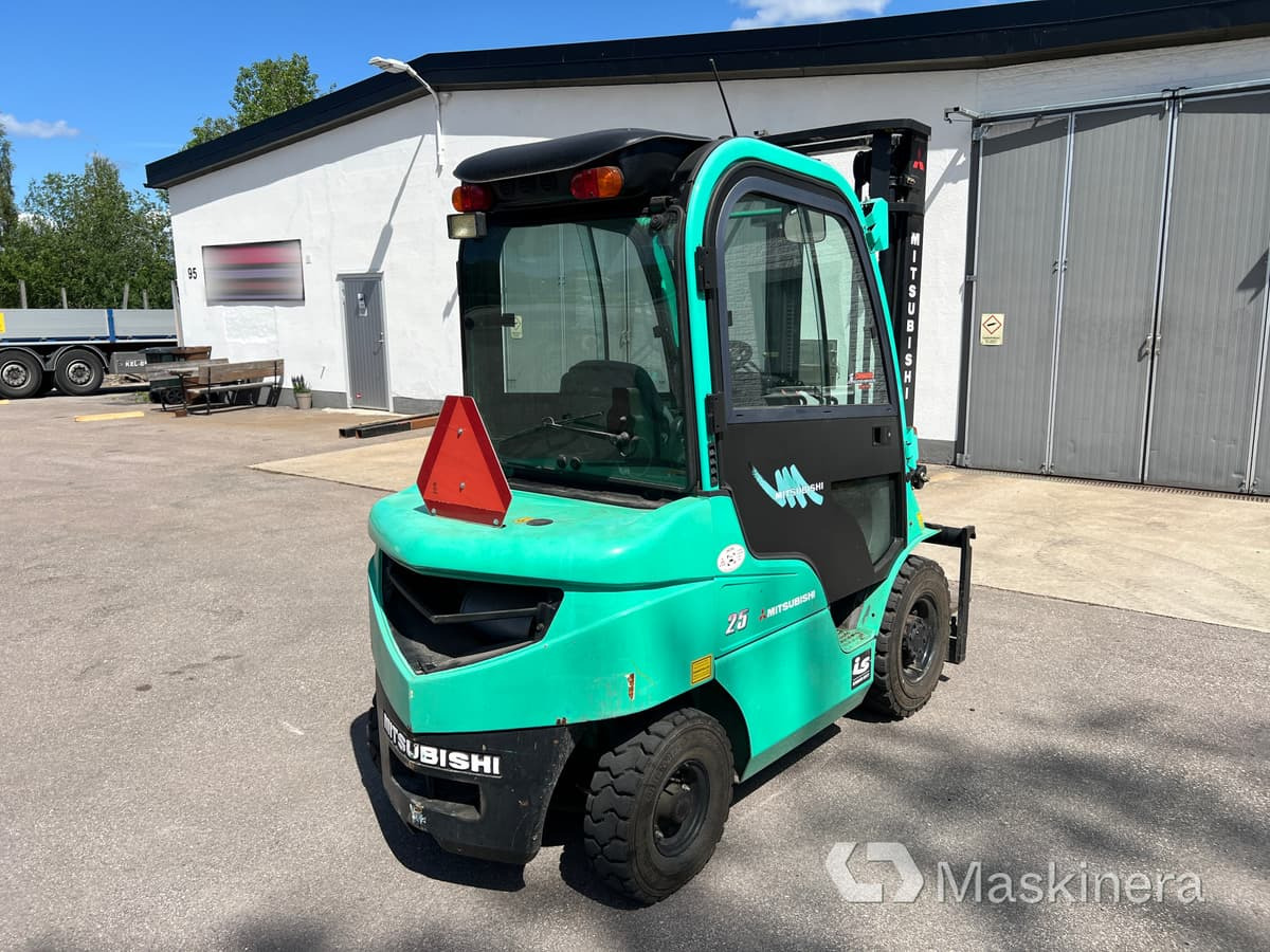 Truck Mitsubishi FD25N - Carrello elevatore diesel: foto 5 Truck Mitsubishi FD25N - Carrello elevatore diesel: foto 5