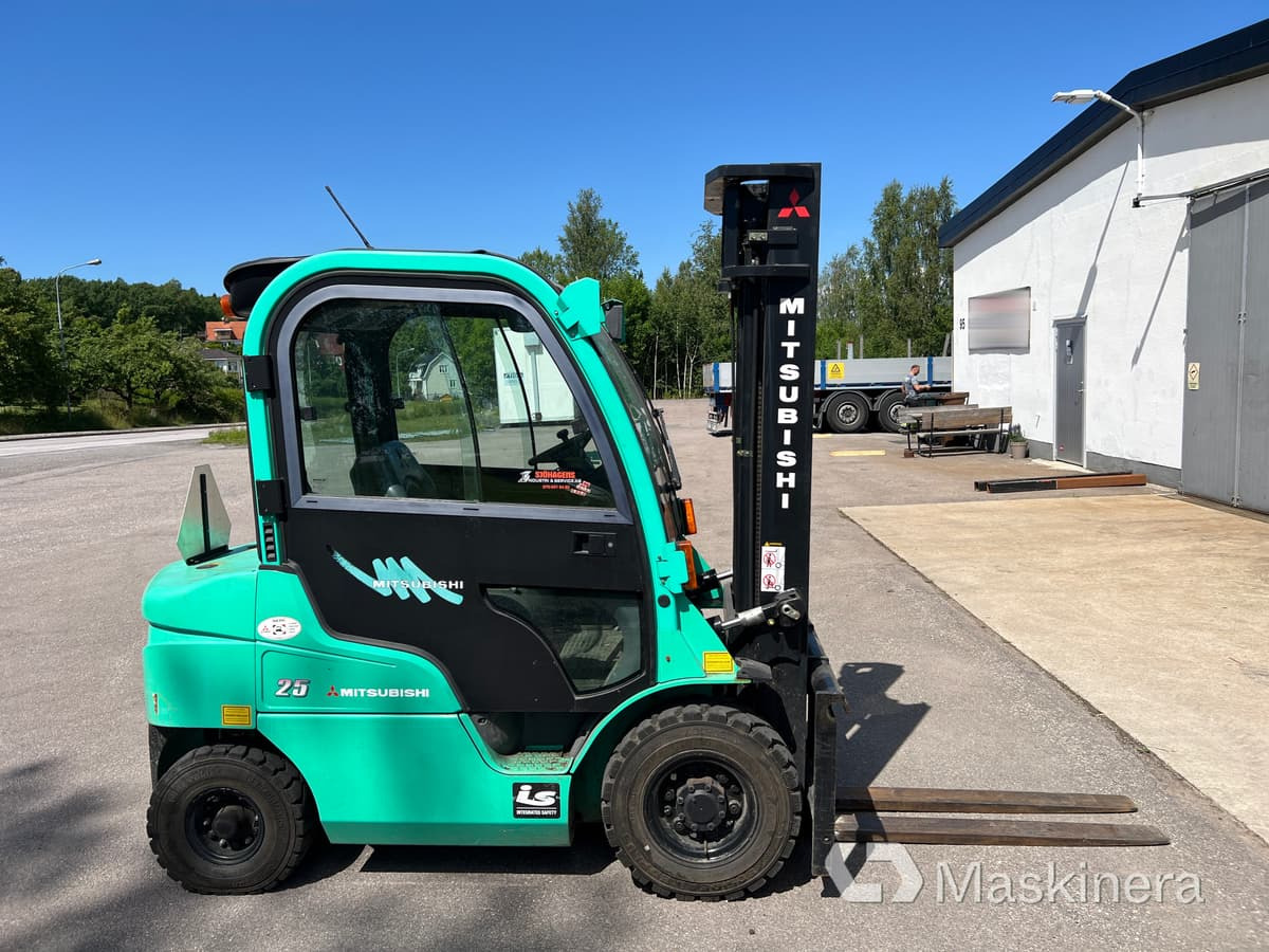 Truck Mitsubishi FD25N - Carrello elevatore diesel: foto 4 Truck Mitsubishi FD25N - Carrello elevatore diesel: foto 4