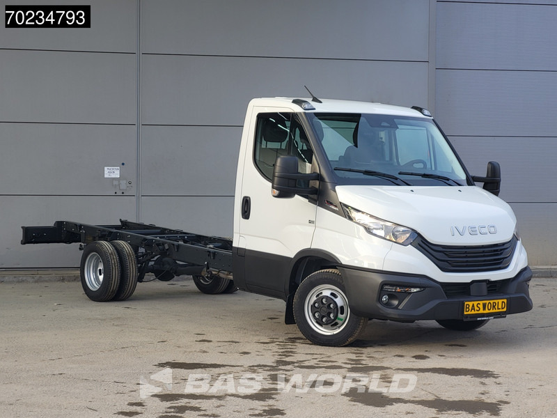Iveco Daily 35C18 3.0L Automaat Dubbellucht 2025 model 410WB ACC Camera Airco Navi Chassis Cabine Fahrgestell Airco Cruise control - Furgone: foto 2 Iveco Daily 35C18 3.0L Automaat Dubbellucht 2025 model 410WB ACC Camera Airco Navi Chassis Cabine Fahrgestell Airco Cruise control - Furgone: foto 2