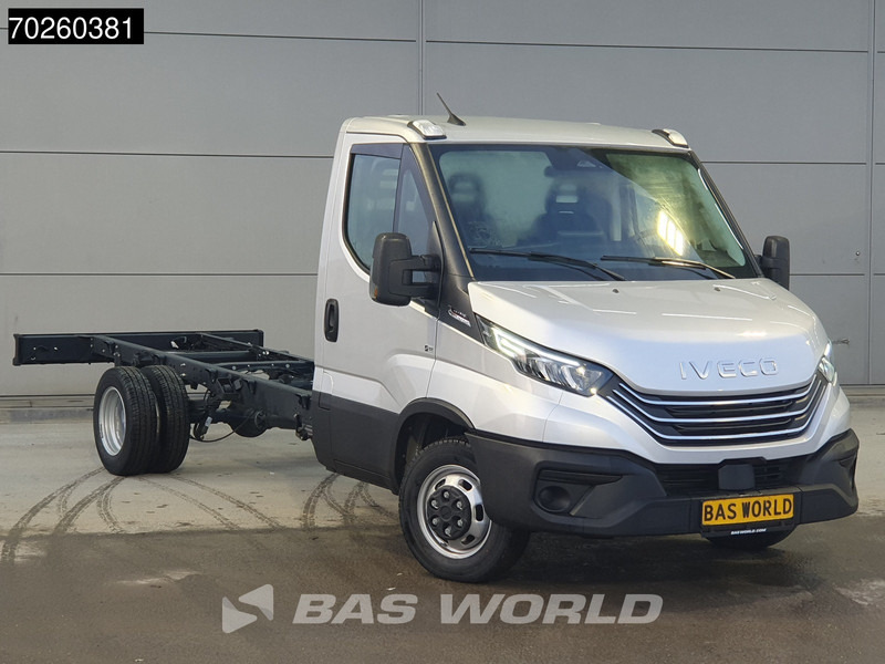 Iveco Daily 35C21 Automaat 410wb Dubbellucht 2025model Chassis Cabine ACC Fahrgestell Airco - Furgone: foto 2 Iveco Daily 35C21 Automaat 410wb Dubbellucht 2025model Chassis Cabine ACC Fahrgestell Airco - Furgone: foto 2