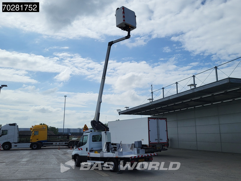 Iveco Daily 35S14 Hoogwerker 11meter Werkhoogte Klubb Navi Airco Cruise Cmaera Parkeersensoren Nacelle Arbeitsbühne 2Personen Airco Cruise c - Furgone: foto 2 Iveco Daily 35S14 Hoogwerker 11meter Werkhoogte Klubb Navi Airco Cruise Cmaera Parkeersensoren Nacelle Arbeitsbühne 2Personen Airco Cruise c - Furgone: foto 2