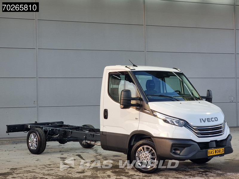 Iveco Daily 35S16 Automaat 410wb 2025model Chassis Cabine Camera Scherm Airco Cruise Fahrgestell Airco Cruise control - Furgone: foto 2 Iveco Daily 35S16 Automaat 410wb 2025model Chassis Cabine Camera Scherm Airco Cruise Fahrgestell Airco Cruise control - Furgone: foto 2