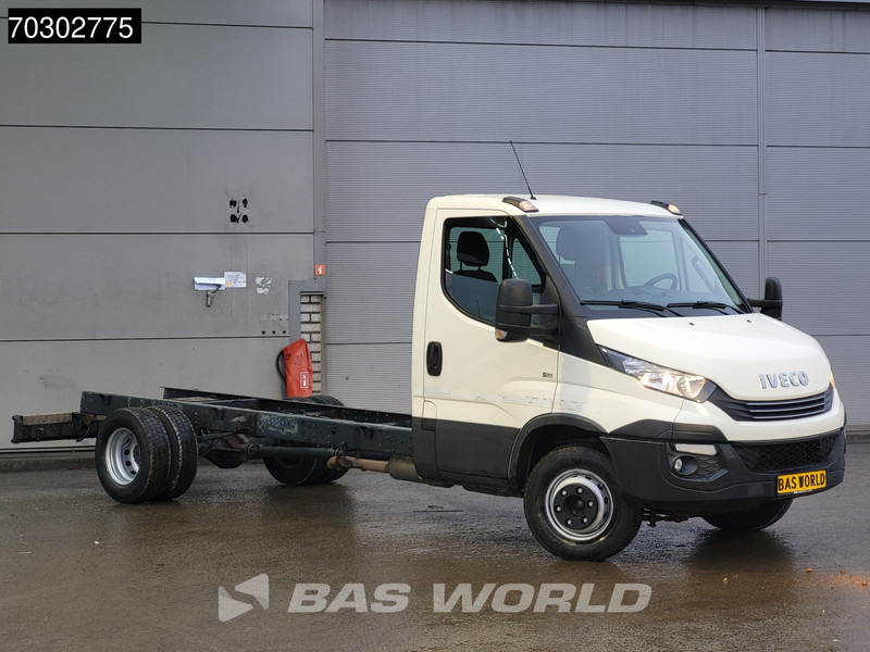 Iveco Daily 70C21 3.0L Automaat Luchtvering 435cm WB 210PK Chassis Cabine Airco Cruise Standkachel Euro6 Chassis Fahrgestell Airco Cruise co - Furgone: foto 3 Iveco Daily 70C21 3.0L Automaat Luchtvering 435cm WB 210PK Chassis Cabine Airco Cruise Standkachel Euro6 Chassis Fahrgestell Airco Cruise co - Furgone: foto 3