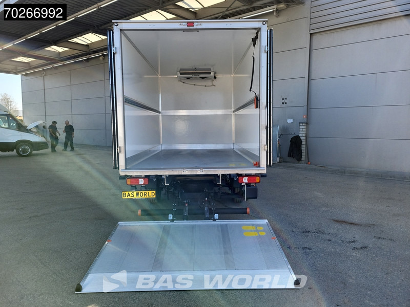 Iveco Daily 35S18 3.0L Laadklep Koelwagen Vriezer Thermoking V-200 MAX 220V stekker -18 LED Navi Airco ACC Koel Koeler Kühler Kühlwagen Kühl - Furgone frigo: foto 3 Iveco Daily 35S18 3.0L Laadklep Koelwagen Vriezer Thermoking V-200 MAX 220V stekker -18 LED Navi Airco ACC Koel Koeler Kühler Kühlwagen Kühl - Furgone frigo: foto 3