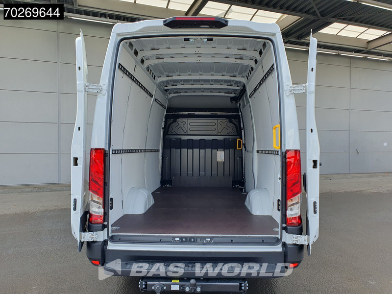 Iveco Daily 35S21 3.0L Automaat Black Edition 2025 model L2H2 Trekhaak Tacho ACC LED CarPlay Velgen Camera 12m3 Airco Trekhaak - Furgone chiuso: foto 3 Iveco Daily 35S21 3.0L Automaat Black Edition 2025 model L2H2 Trekhaak Tacho ACC LED CarPlay Velgen Camera 12m3 Airco Trekhaak - Furgone chiuso: foto 3