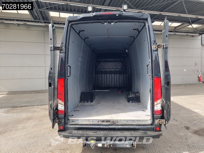 Iveco Daily 50C18 3.0L Automaat L4H2 Luchtvering Dubbellucht 3,5t Trekhaak Airco Cruise Camera Euro6 L4 16m3 Airco Trekhaak Cruise control - Furgone chiuso: foto 3 Iveco Daily 50C18 3.0L Automaat L4H2 Luchtvering Dubbellucht 3,5t Trekhaak Airco Cruise Camera Euro6 L4 16m3 Airco Trekhaak Cruise control - Furgone chiuso: foto 3