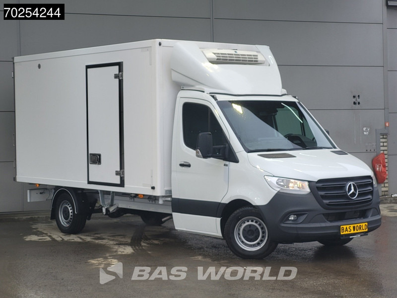 Mercedes-Benz Sprinter 315 CDI Koelwagen Thermo King V-300max 230V stekker Bakwagen Koel Kühlwagen 16m3 Airco Cruise control - Furgone frigo: foto 3 Mercedes-Benz Sprinter 315 CDI Koelwagen Thermo King V-300max 230V stekker Bakwagen Koel Kühlwagen 16m3 Airco Cruise control - Furgone frigo: foto 3