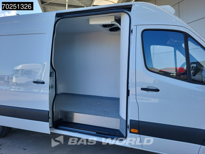 Mercedes-Benz Sprinter 317 CDI Koelwagen L3H2 Thermo King V-200 MAX 230V Stekker LED Airco Cruise Camera Navi Koeler Koel Kühlwagen 12m3 Airco Cruise c - Furgone frigo: foto 5 Mercedes-Benz Sprinter 317 CDI Koelwagen L3H2 Thermo King V-200 MAX 230V Stekker LED Airco Cruise Camera Navi Koeler Koel Kühlwagen 12m3 Airco Cruise c - Furgone frigo: foto 5