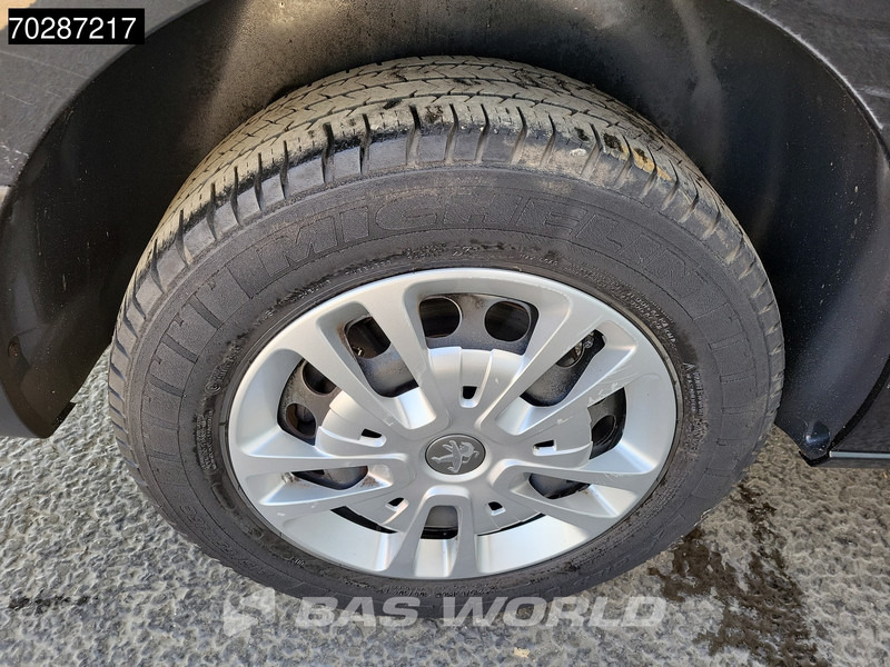 Peugeot Expert 120pk L3H1 Trekhaak Airco Cruise Imperiaal Parkeersensoren Euro6 L3 6m3 Airco Trekhaak Cruise control - Furgoncino: foto 3 Peugeot Expert 120pk L3H1 Trekhaak Airco Cruise Imperiaal Parkeersensoren Euro6 L3 6m3 Airco Trekhaak Cruise control - Furgoncino: foto 3