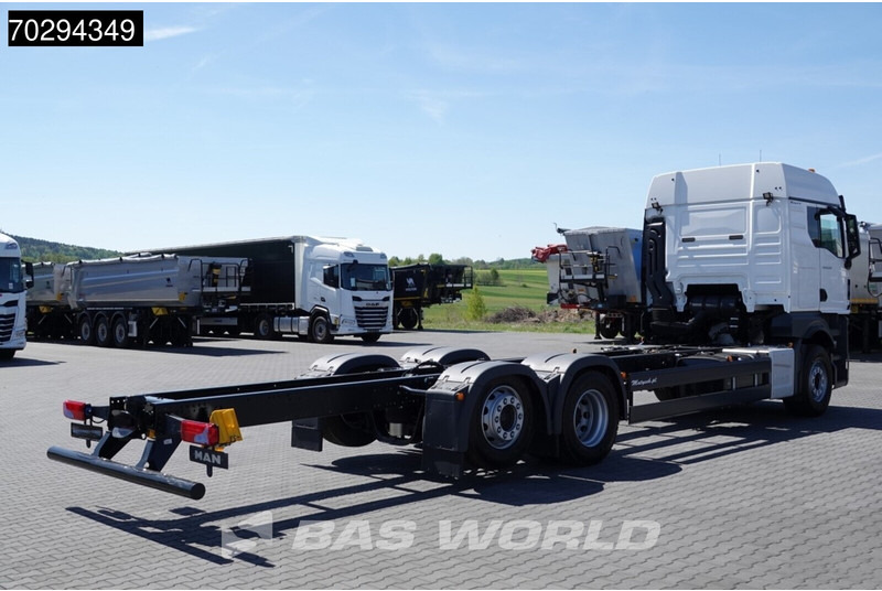 MAN TGX 26.520 TGX 6X2 Lift-Steering Axle Euro 6 - Autocarro telaio: foto 5 MAN TGX 26.520 TGX 6X2 Lift-Steering Axle Euro 6 - Autocarro telaio: foto 5